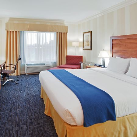 Holiday Inn Express Hotel & Suites Santa Cruz By Ihg Exteriör bild