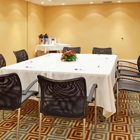 Holiday Inn Express Hotel & Suites Santa Cruz By Ihg Exteriör bild