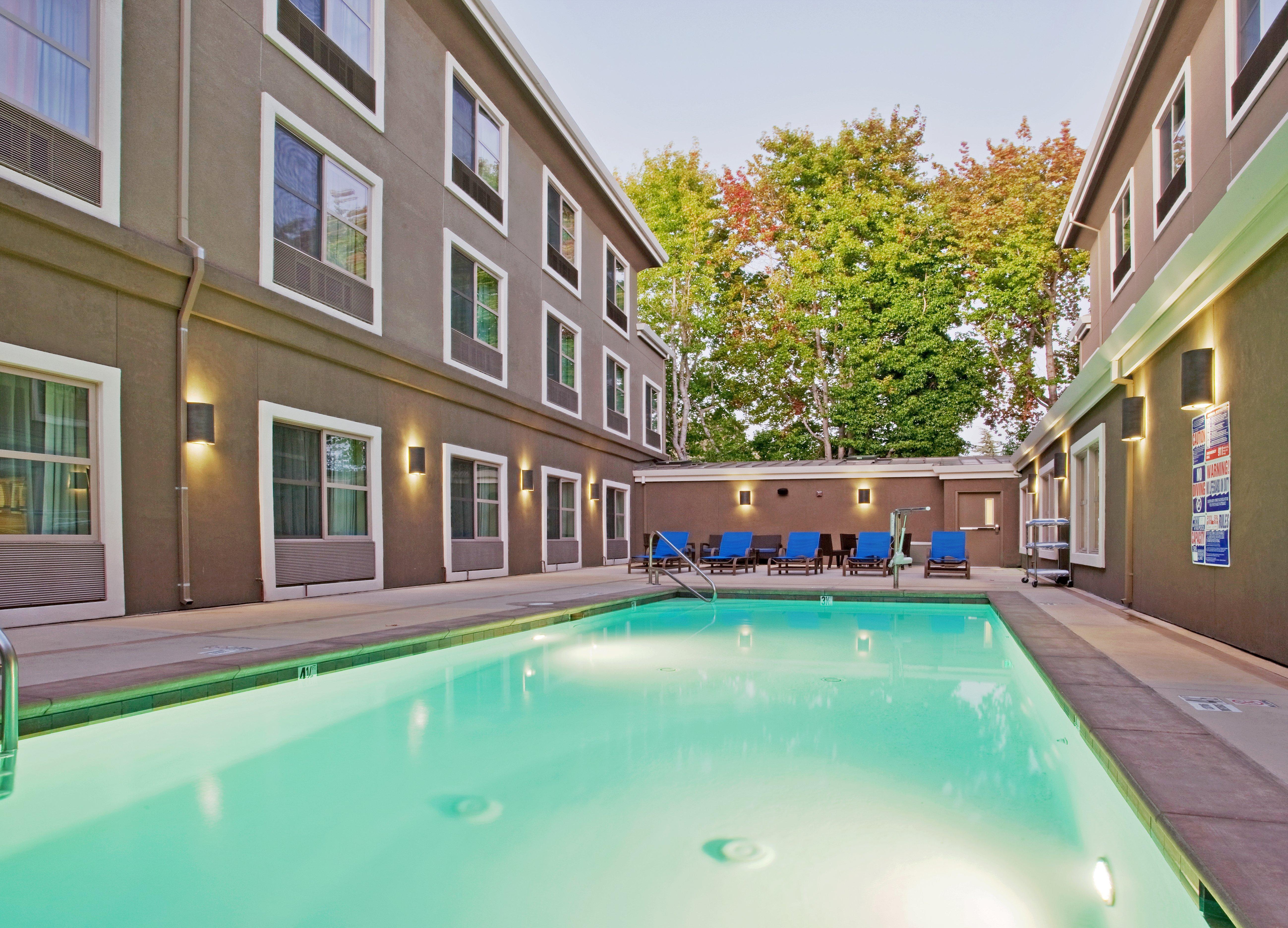 Holiday Inn Express Hotel & Suites Santa Cruz By Ihg Exteriör bild
